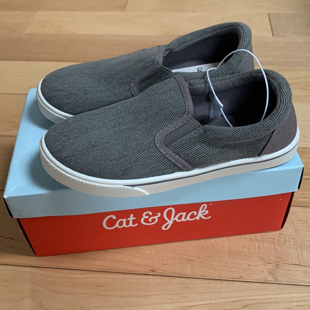 Kids slip on shoes